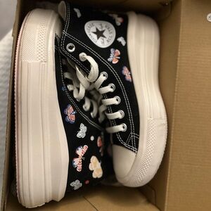 Platform converse with butterflies